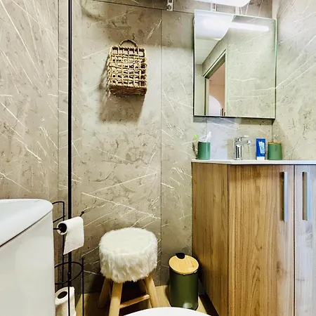 Apartmán Reformado Con Terraza Y Parking Privado - Es-258-172
